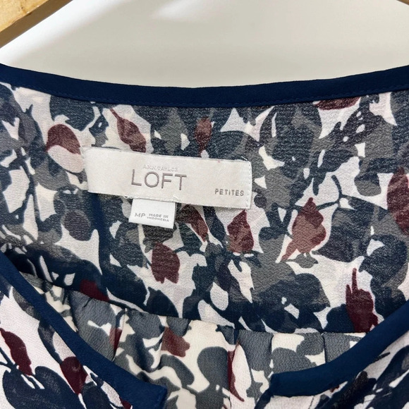 LOFT Floral Blouse SizeMP - Picture 3 of 9